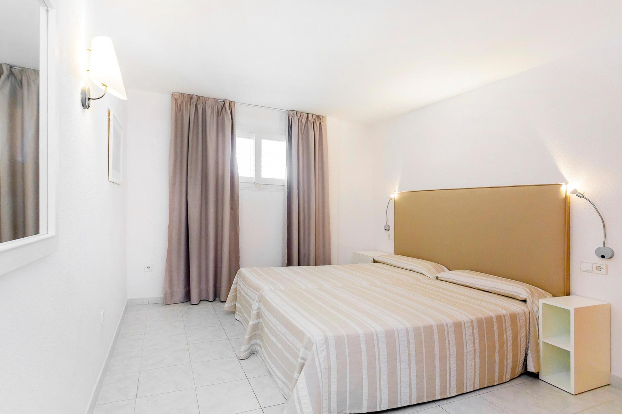 Aparthotel Duquesa Playa Santa Eularia des Riu Eksteriør billede