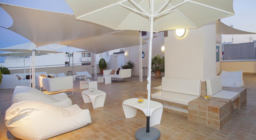 Aparthotel Duquesa Playa Santa Eularia des Riu Eksteriør billede