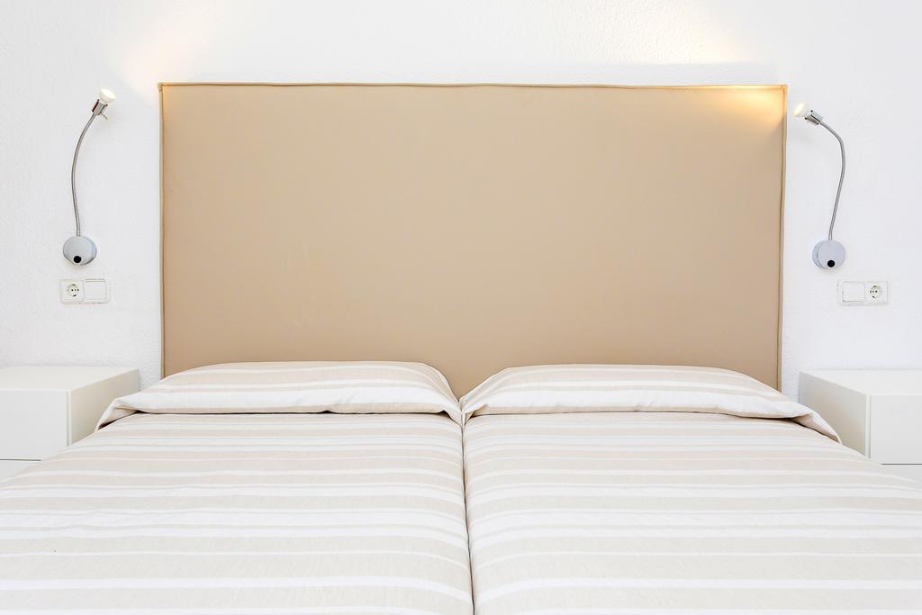 Aparthotel Duquesa Playa Santa Eularia des Riu Eksteriør billede