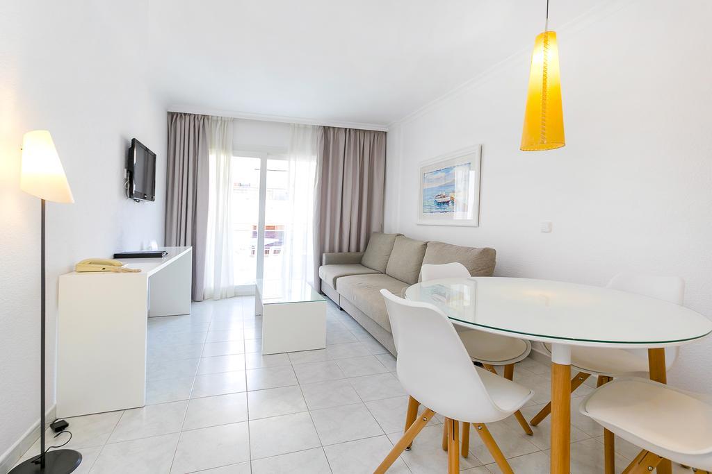 Aparthotel Duquesa Playa Santa Eularia des Riu Eksteriør billede