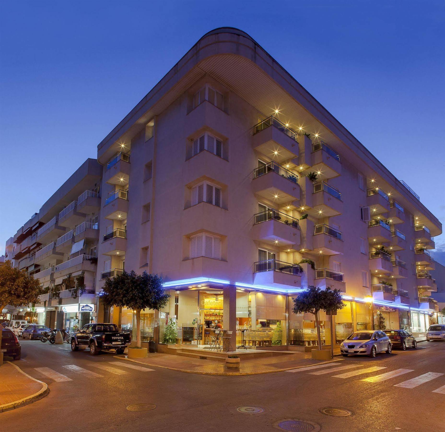 Aparthotel Duquesa Playa Santa Eularia des Riu Eksteriør billede